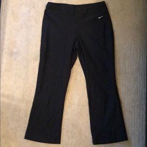 Nike fit dry Capri pants
